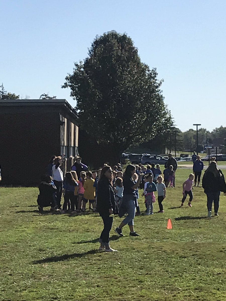 masdsupt's tweet photo. Great week with @MarsAreaSD PTO sponsoring March For Mars. We appreciate all you do to support our schools and students. #greatthingstodo #MarsArea #WeBuildTheirFuture https://t.co/os9EAuVyAZ