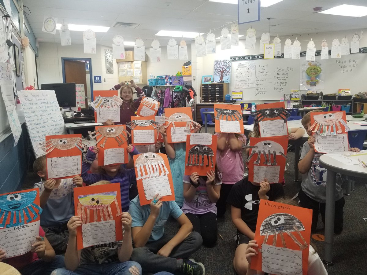 MissEstrada19's tweet photo. We wrapped up our Spider Friday with poems and a craft #whyWBSD #secondgrade https://t.co/XukmfWODVD