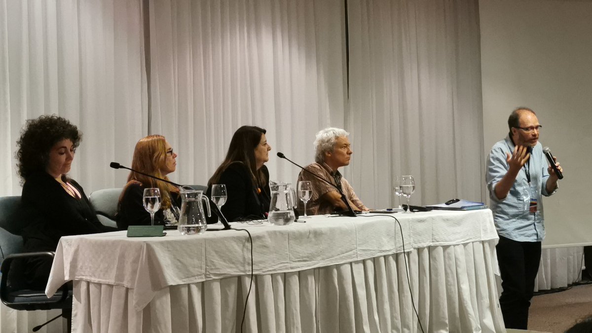XVLASC's tweet photo. Los 4 investigadores responden preguntas del público, abriendo puentes entre ciencia y vida cotidiana. #XVLASC #LASC2019 https://t.co/O0MKqrDeJL