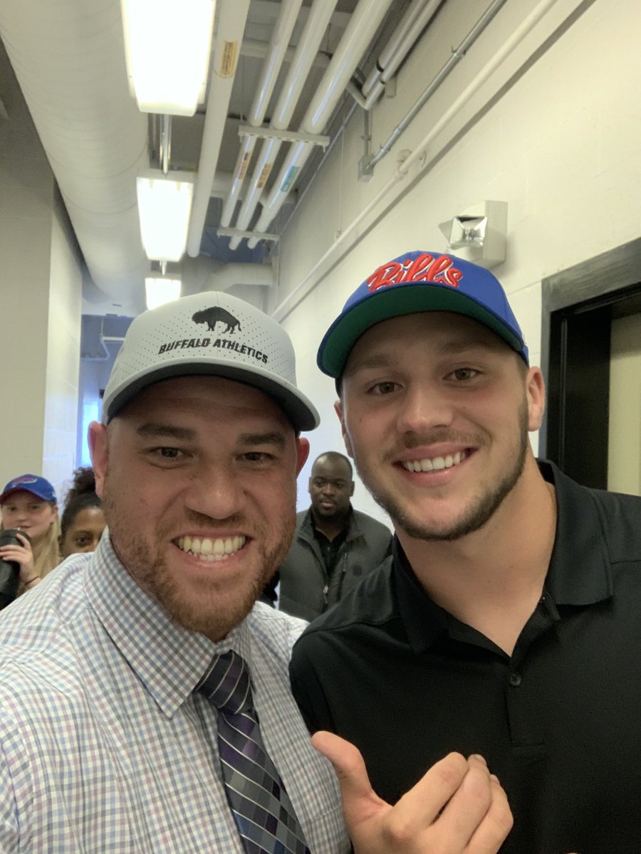 AnibalSolerJr's tweet photo. What a surprise! @BuffaloBills QB @JoshAllenQB came out to @Buffalo_Schools @BPSathletics Burgard vs Alden Football game! He shared his journey and passion for the game. Such an amazing experience for our scholar athletes! Letβs go Buffalo!!! #OneBuffalo #BillsMafia #BPSrising https://t.co/61nb8kGJ99