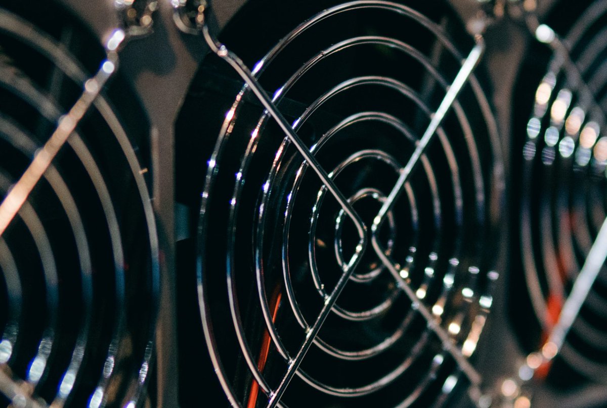 bitcoinagile's tweet photo. 4 New High-Powered #bitcoin Miners Revealed - Bitcoin News #BTC #Mining #Asia #ICO #50J/TH #70TH/s #A1146 #A1166 #Antminer #avalonminer #Bitcoinmining #Bitcoin.com #Bitmain #BitmainTechnologies #BTC.com #BTC.TOP #Canaan #China #ipo https://t.co/Y58CCqi4hz https://t.co/KAN0H2FndN