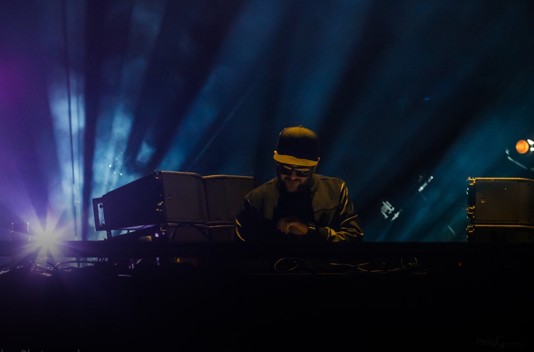 thaddeus_vail's tweet photo. Enter below for FREE tickets to see @gramatik @ghastly @kayzomusic + more for Hard Halloween at @redrocksco on Oct 26th!!!

Follow link for FREE tickets:
 https://t.co/ec4s7jL2lO https://t.co/LQNDam9qBY