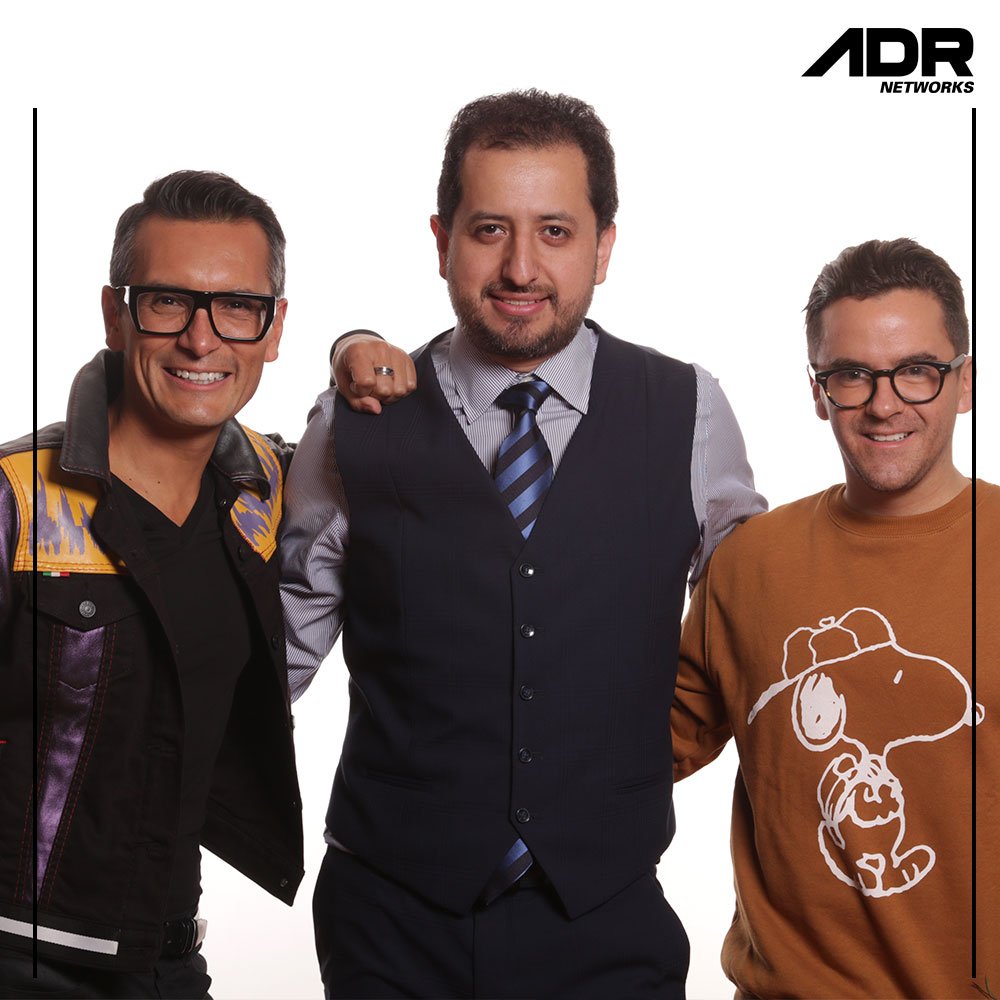 sergiomirandagx's tweet photo. Siempre es grato trabajar junto a gente tan profesional, con gran actitud y buena vibra, bienvenidos tocayo @SERGESEPULVEDA y @MAU_MANCERA 🎙 https://t.co/if8oN4Dsl9