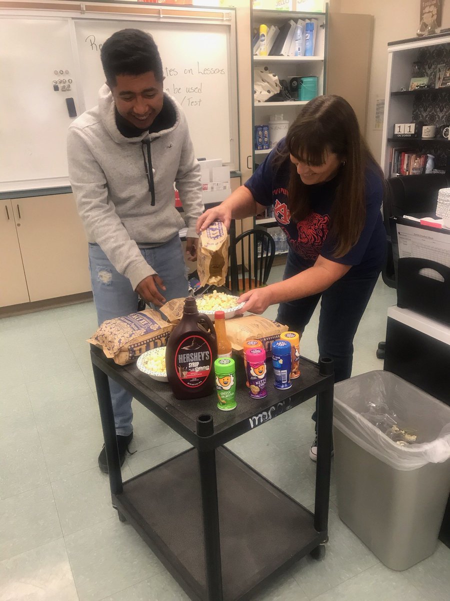 citrus_high's tweet photo. Advisory is happening! Teachers and students team building https://t.co/IM2DFGDt4k
