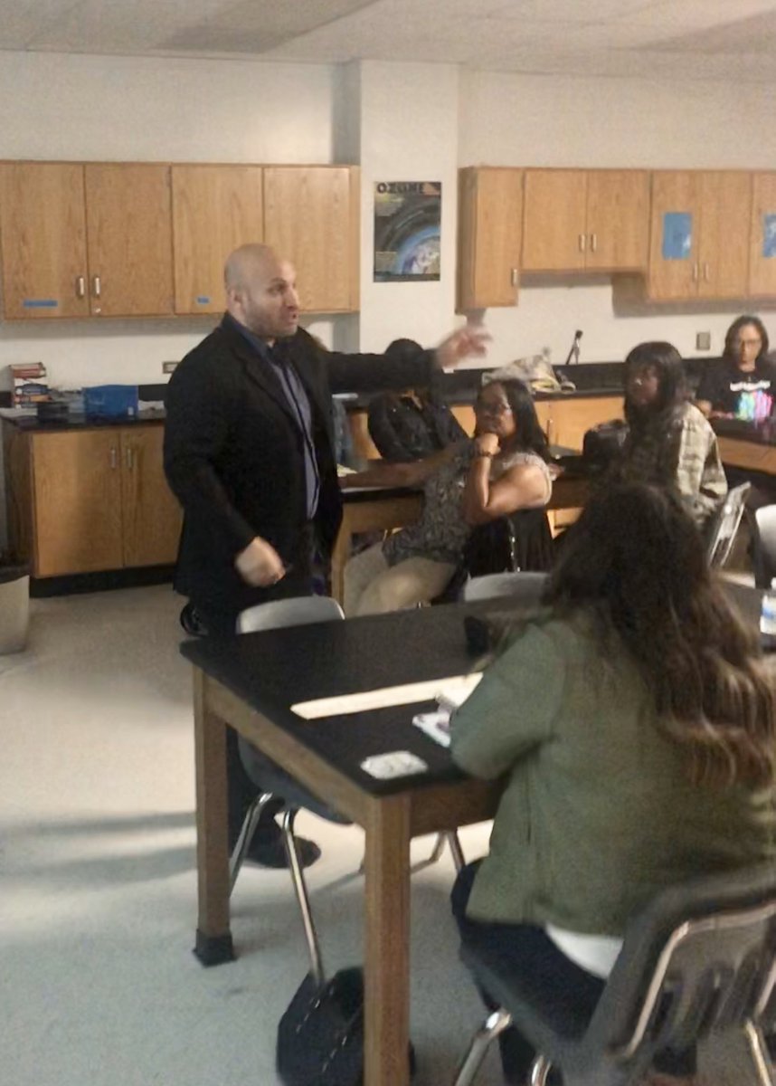 jhmoreno's tweet photo. Great session on vocabulary, gestures and motion in the math and science classroom. Adrian Mendoza reaches ALL learners today. #GPISDOctPD @GPCandI https://t.co/OI5U042r2c