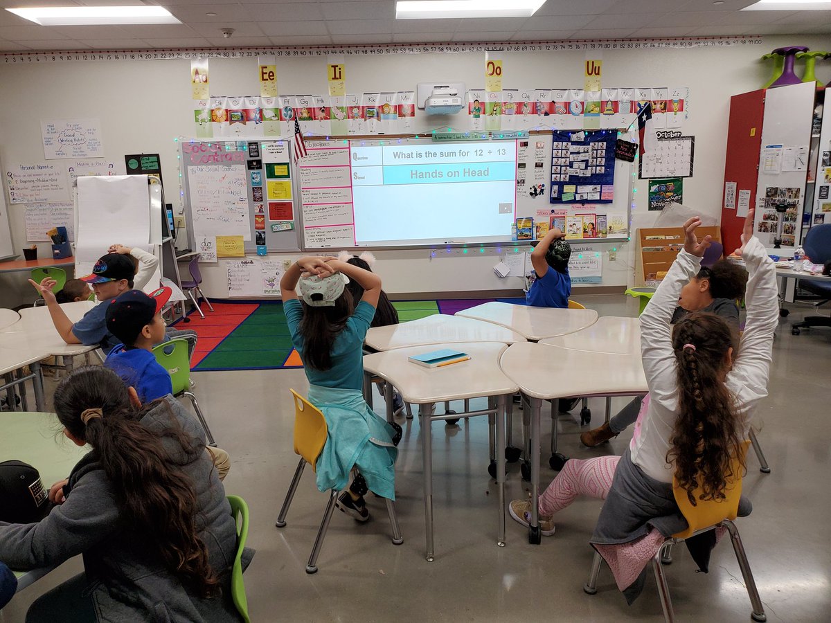 RaquelEspy13's tweet photo. It wouldn't be a #QSSSA #Dia without some QSSSA during math. I love that this system fully supports my Little Roos as they figure out how to talk about and justify their learning. Today we used #doublesplusone to justify our answers for 12 + 13. #movementanddiscourse #mathtalk https://t.co/gERtok47wn