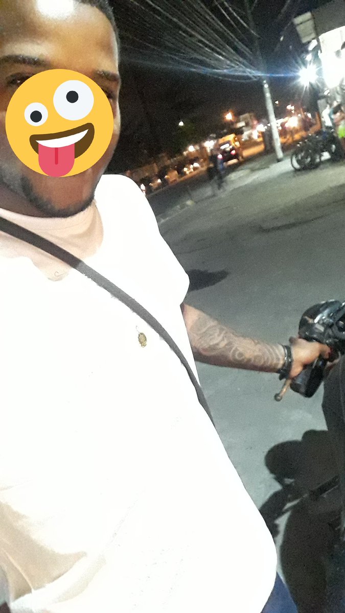 22Velho's tweet photo. Da uma trabalhada ..🏍🍕🚸 https://t.co/l1DnRQCpmp