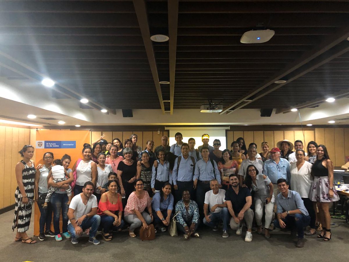 SomosCNPC's tweet photo. #AEstaHora con @MinInterior cierre de la #SemanaDeLaParticipacion con organizaciones de la sociedad civil, mujeres y jóvenes https://t.co/a3RQ8QhUXv