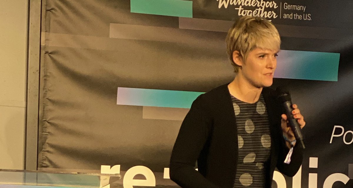 SequencerTour's tweet image. “The original idea of technology was to empower us, to inspire us. This is why we need a #calm technology” - Amber Case’s @caseorganic shares how to #access #tomorrow at @wunderbar2gethr #rpPortland #popuptour