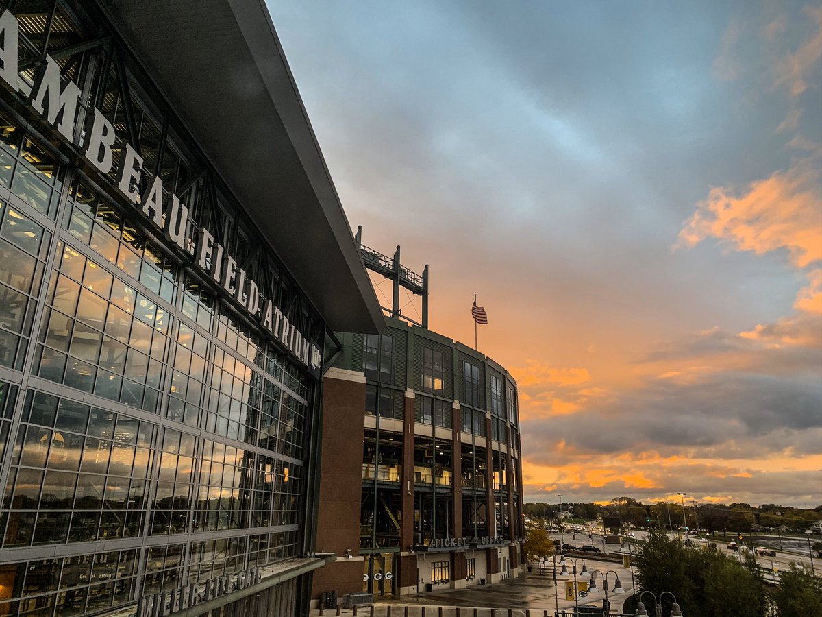 LambeauField's tweet photo. Everything the light touches...🏟☀️ https://t.co/Ux0crQC8MR