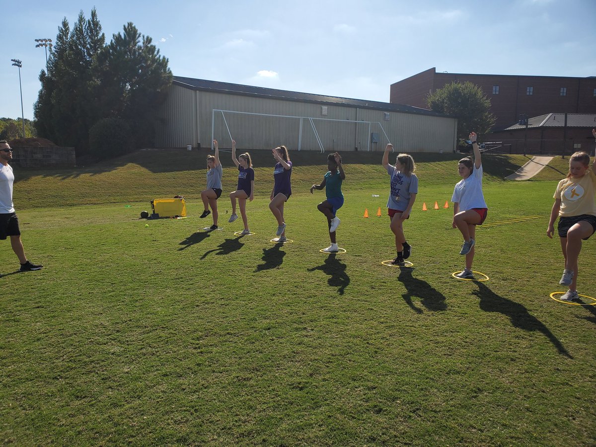 CBluff_WBB's tweet photo. Lady Bears had a great afternoon training with @istrengthtrain working on balance and footwork!! Great work on a Friday afternoon!! https://t.co/wDTh2pTOhD