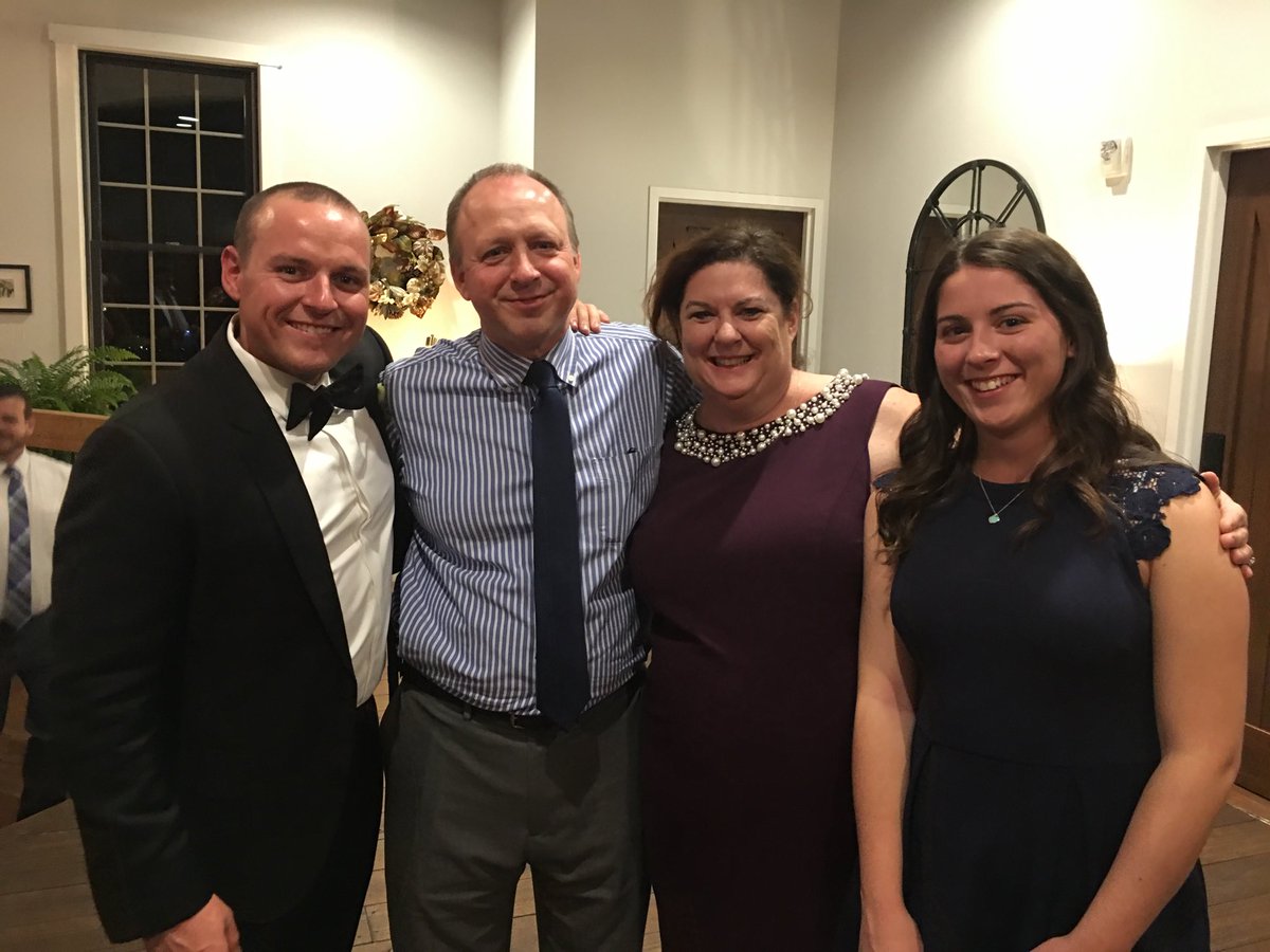 cmshaak123's tweet photo. Family at Freddy and Haley's wedding!!❤️️❤️️ https://t.co/oLG0R90Shd