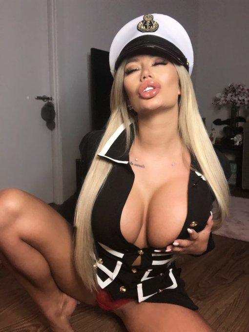 It&rsquo;s fancy dress on my only fans 😝 https://t.co/ZGfjhiv51L