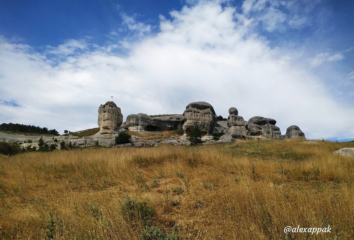 Krasoti_Rossii's tweet image. Скалы в окрестностях Бахчисарая
#Красоты_России #КрасотыРоссии #Россия