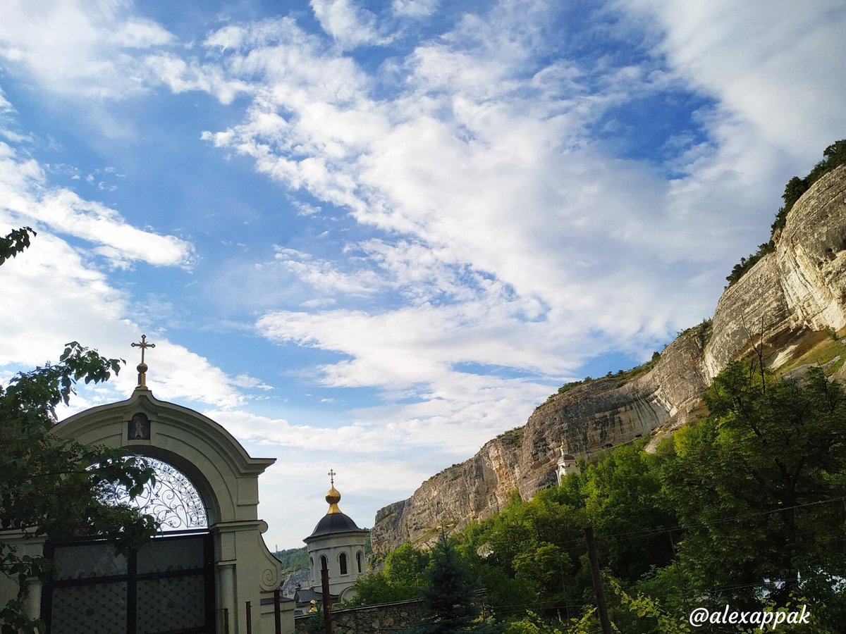 Krasoti_Rossii's tweet image. Скалы в окрестностях Бахчисарая
#Красоты_России #КрасотыРоссии #Россия