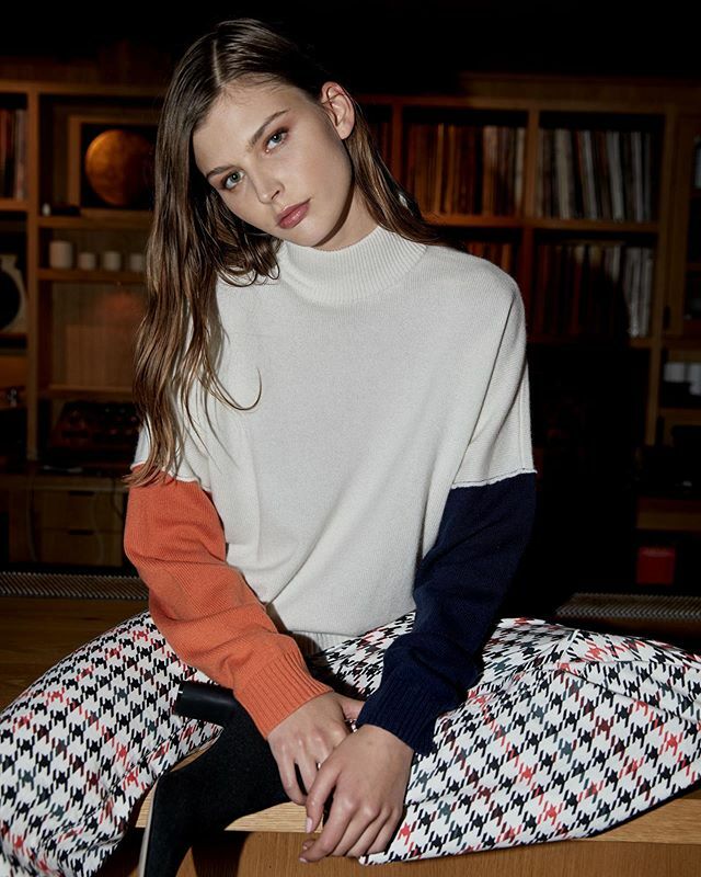 Houndstooth Situation.
.
.
.
.
.
.
.
#colorblocksweater #mocknecksweater #fallsweater #fallstyle #fallfashion #cozysweater #comfysweater #houndstoothpants #houndstoothstyle #houndstoothpattern ift.tt/318LgTd