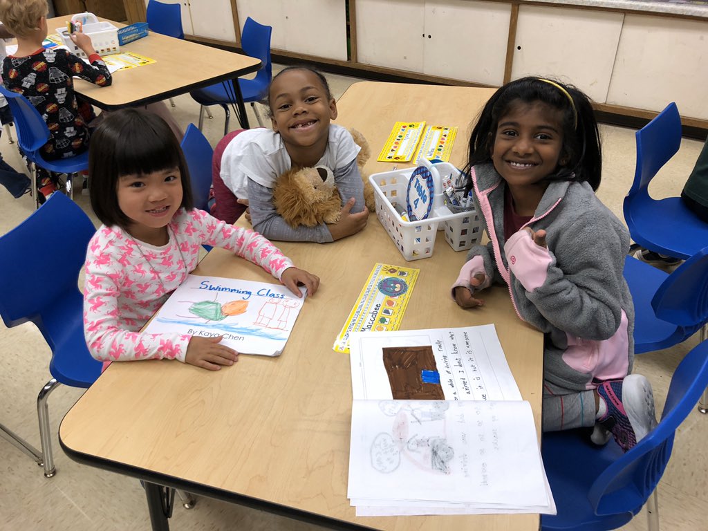 planek1stgrade's tweet photo. The best days are when we celebrate our hard work! Kindergartners and first graders shared their published work!  #WUOS #RUOS #oakpark97 #WeAreD97 https://t.co/5aLNhWpEGi