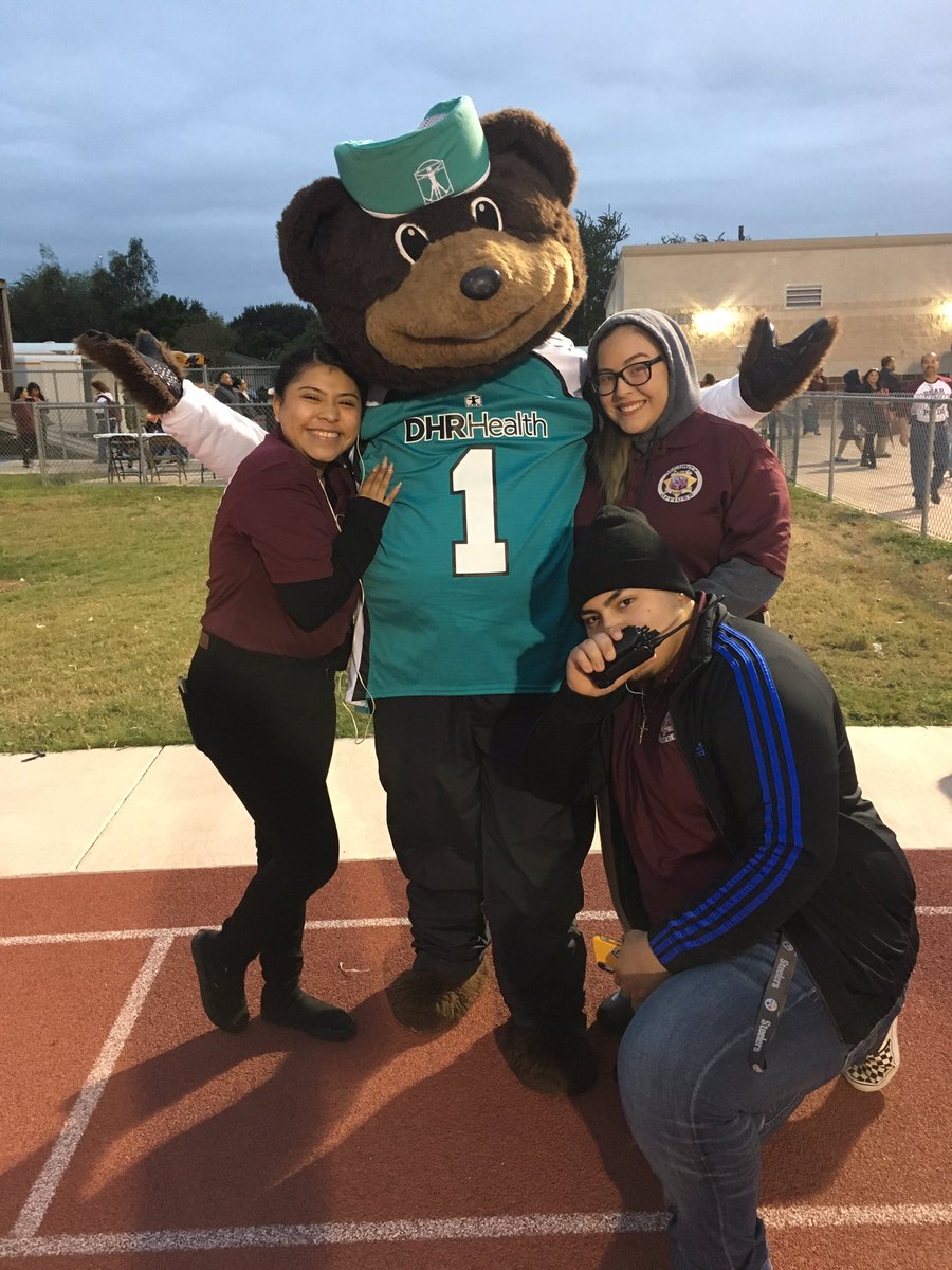 drtedebear's tweet photo. Just hanging with the @PSJAISD Fam for some Friday Night Lights. Good Luck PSJA Bears! #psjafamily #dhrhealth https://t.co/D9XS4Ub49y