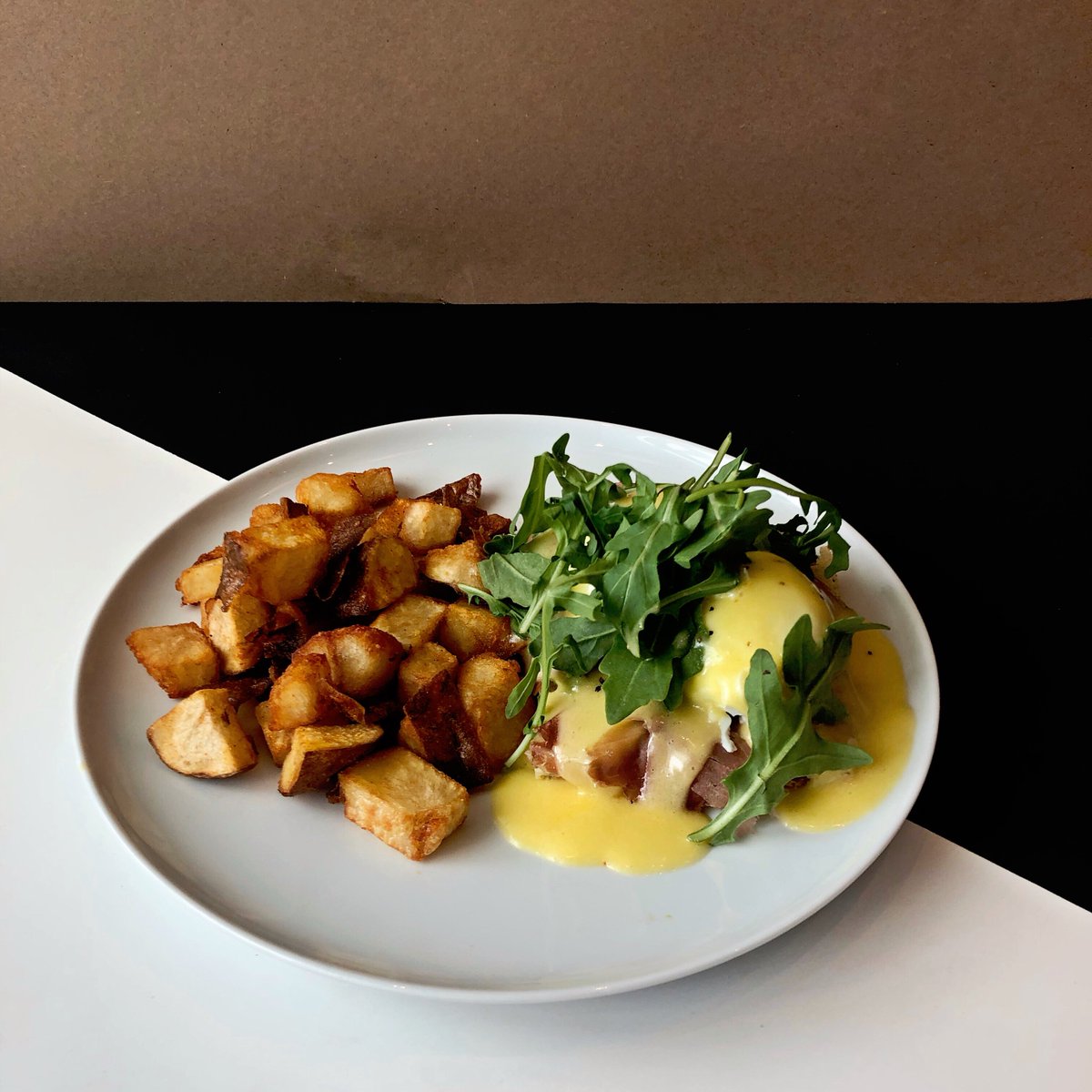 Hungry yet? 🔥
Why don’t you bring some friends in our little shop this weekend for brunch!! 
A perfect way to start your morning ❤️