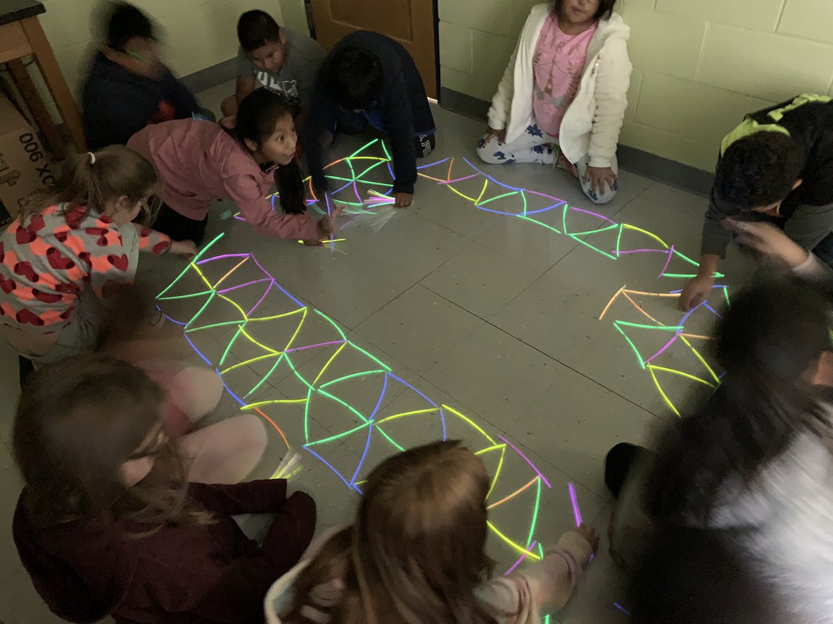 msbarr4th's tweet photo. @BedtimeMath Crazy 8s Math Club is all about helping students collaborate ✅and finding fun ways to expand key math skills ✅ #glowsticksgalore @FDESPandas https://t.co/CUDqyVoMZf