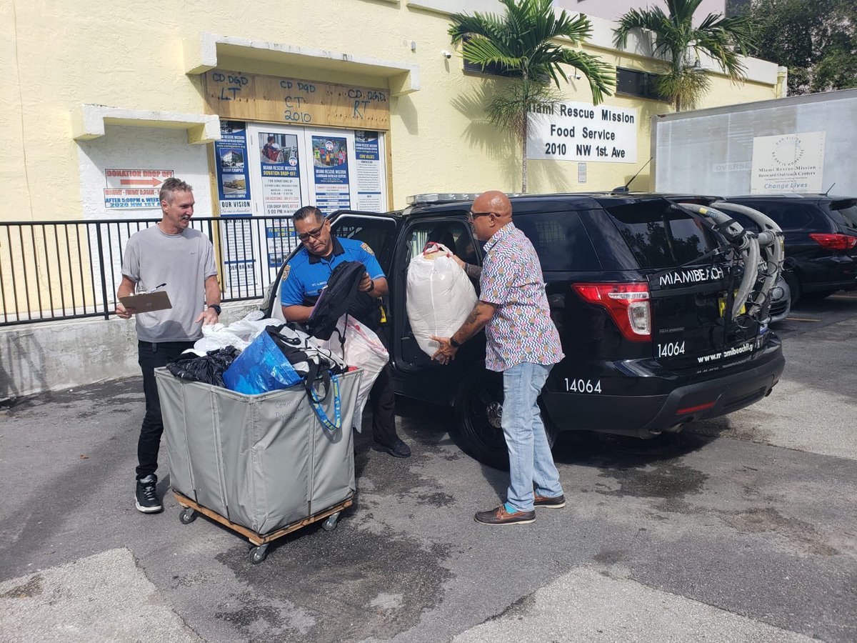 MiamiBeachPD's tweet photo. #MBPDCares: Members of our Homeless Resource Unit stopped by the Miami Rescue Mission (@No1isHomeless) with donations to help support their efforts. https://t.co/PvlOIPNhX8