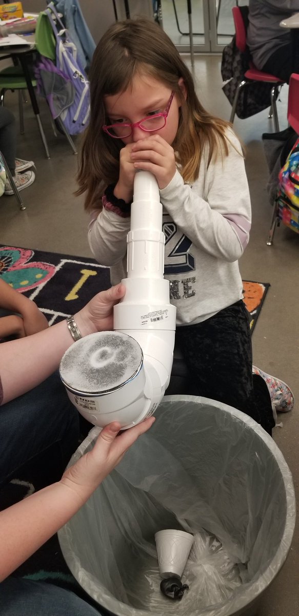 Learning sound with a tonoscope and cup phones today. Fun! #ScienceMatters #scienceisfun <a href="/BuiceElementary/">Buice Elementary</a>