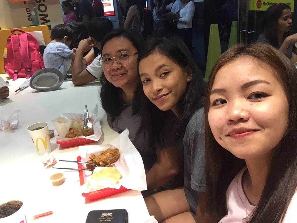 ivyfelargo's tweet photo. MCDO to inuman hahahaha real quick 🤟 #FridayNightSession 🤙
@armie_3 https://t.co/VTJGqWvnFE
