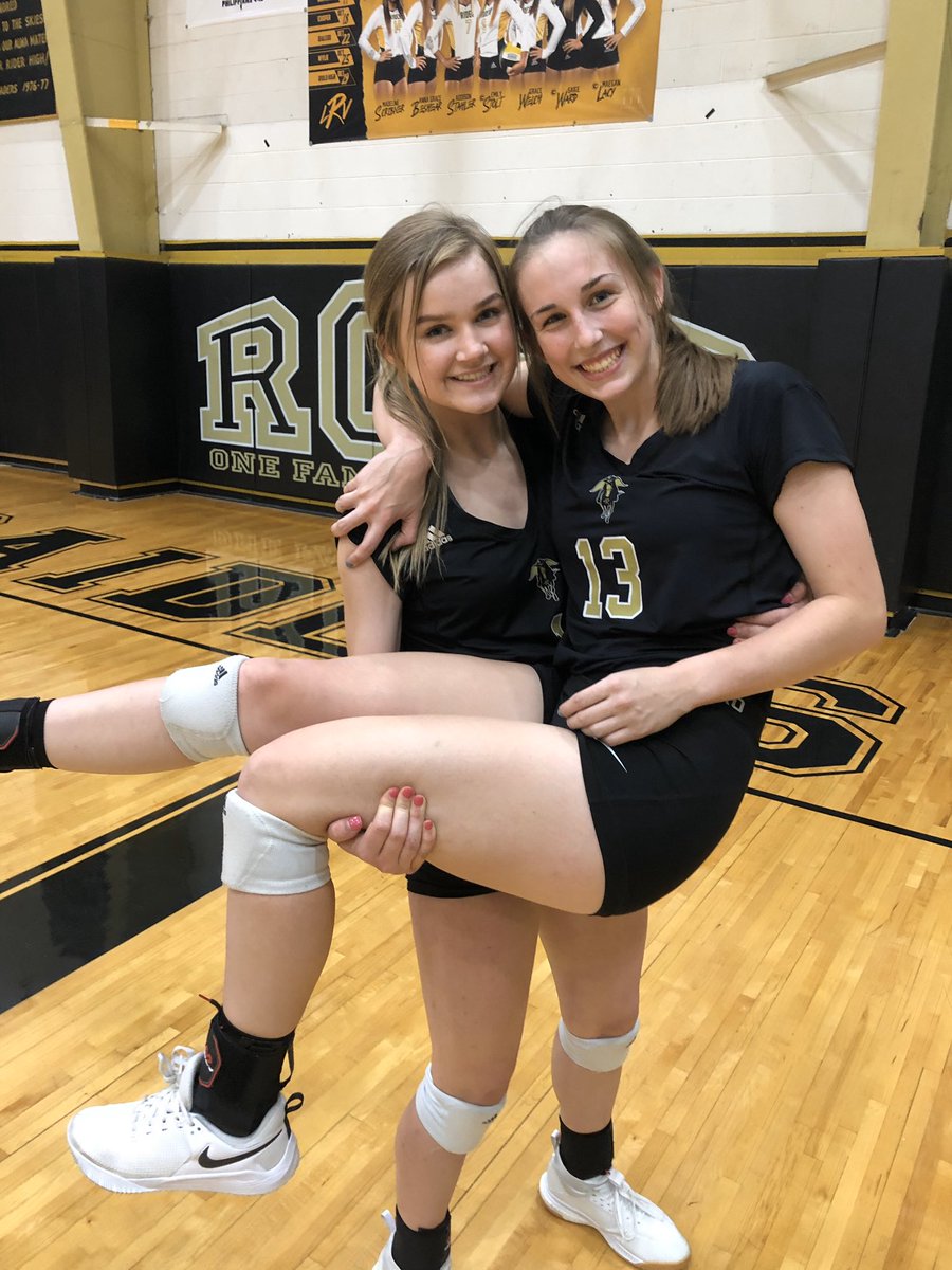 JV finishes the first round of district 4️⃣-0️⃣ 💛🏐 <a href="/ROHOVolleyball/">RiderVolleyball</a> Players of the game- Karis and Kenzie