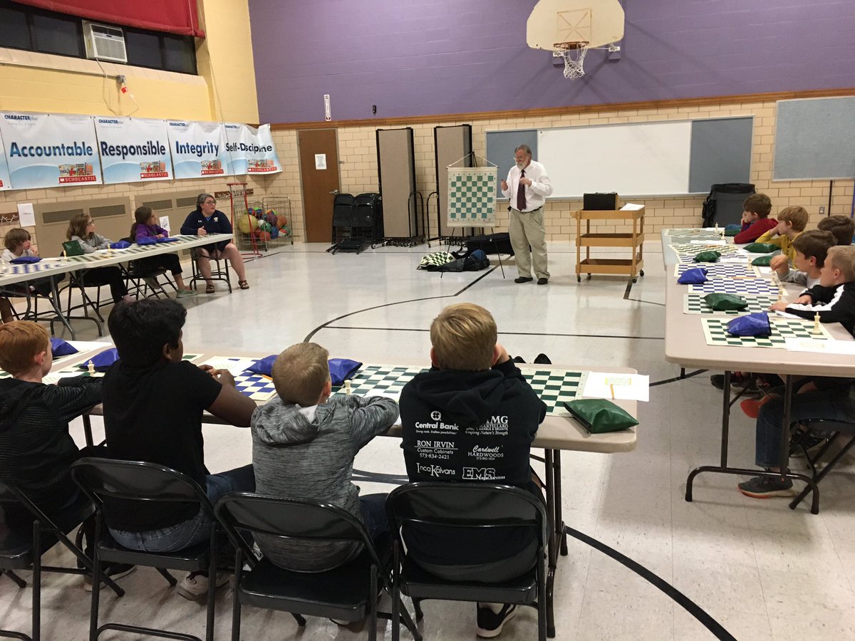 Wilding6Sarah's tweet photo. Chess enrichment night for EER at SWECC.  21 students learning from Tim Campbell Mid Mo Chess! https://t.co/vNIRQK8Kh5