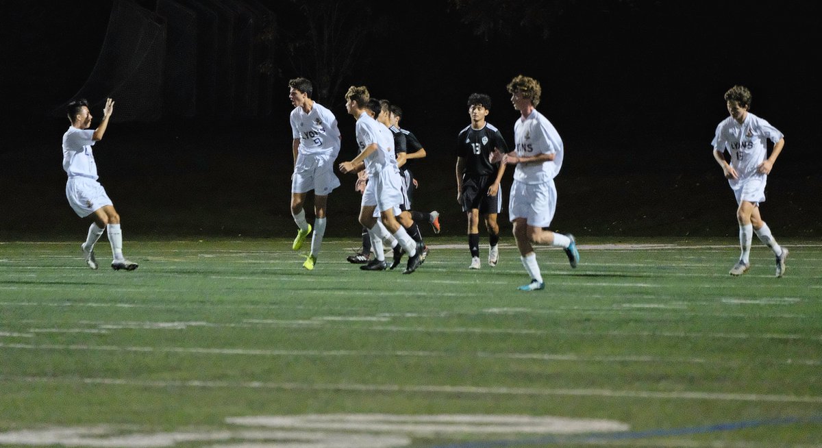 LTHSSOCCER's tweet photo. Boys Varsity Soccer won 2-1 against Glenbard West yesterday. Go team! https://t.co/7fIqegF3UP