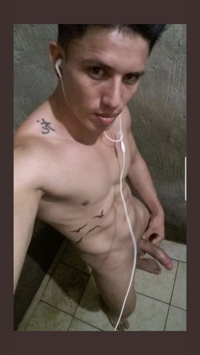 Peter52831's tweet photo. En el ojo 👁 del huracán este bello Quevedeño  🌪😈🍒🍌🔥🔥 https://t.co/D0lvrj1760