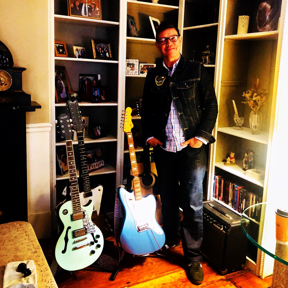 galaxypark617's tweet image. Ted Condo an Andrew in tracking guitar on new project.#6l6 #C60 #boston music #music #rocknroll #garagerock #rock #musiclife #recordingstudio #galaxyparkstudios