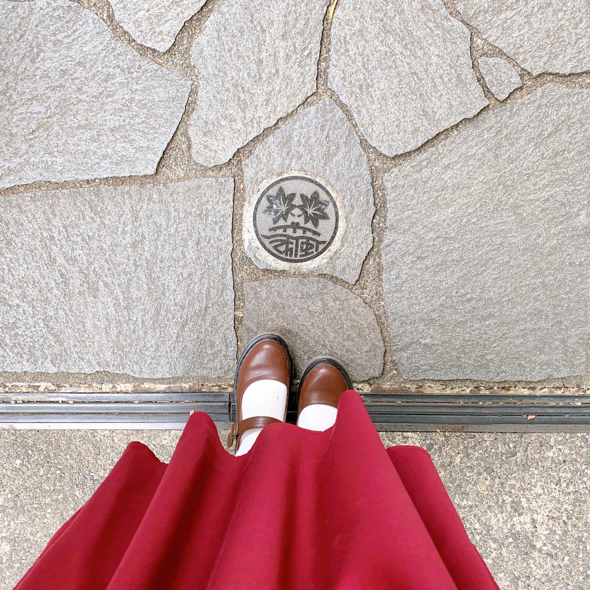 y10_j30's tweet photo. 楓橋ってところも素敵でした𓂃 𓈒𓏸
結婚したい…って心から祈願したの、笑
叶いますように私も努力いたします⌄̈⃝
竹の緑の橋の赤のコントラスト素晴らしき。
水の流れる音もほんとうに癒されたわあ。

#楓橋 https://t.co/fr6b2Njcu8