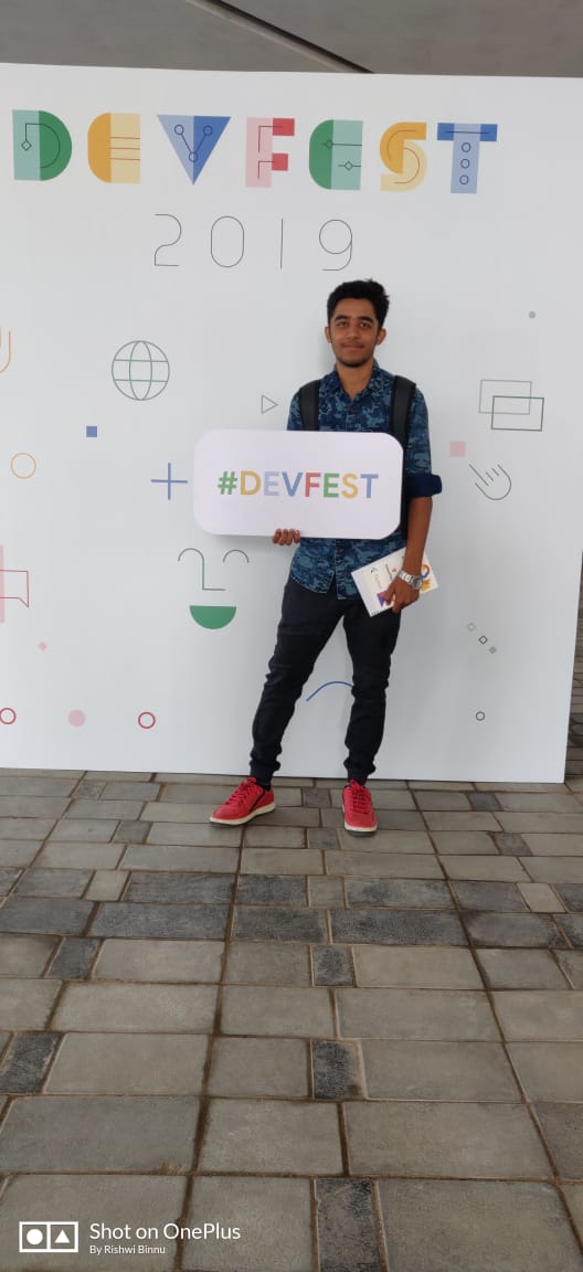 Preetha89203690's tweet photo. #devfest2019 #devfest2019hyd #devfest #gdghyd
Met this amazing techi @RishwiB https://t.co/z9wE7DWLE5