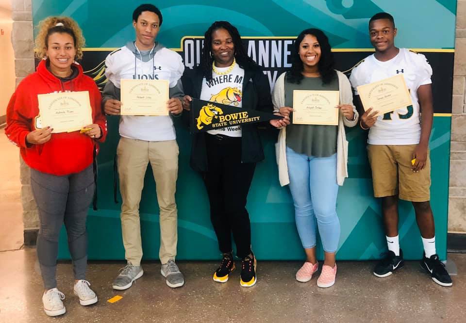 OnlyOneQueenB's tweet image. Earlier today Denine House had the pleasure of speaking with 13 students from Queen Anne’s County High School. This is not her regular territory, but She came. Admitted 4 out of the 8 seniors on the spot. 🖤💛 #Irecruit #lovewhatido #BSU @PresBreaux @AndreaKaneQACPS