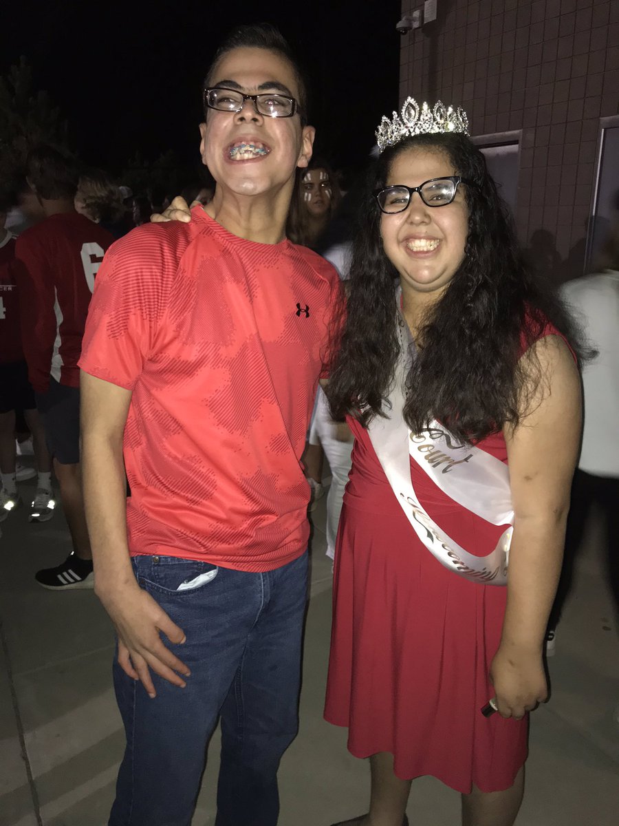 AFHS_unify's tweet image. Our beautiful friend, Emily, was crowned Homecoming Queen tonight!! Thanks to those of you who came out to the parade and game with us as well. Every day, we make a difference in our school and community. So proud to be part of AFHS and to live in a unified generation!❤️💙👑🎉