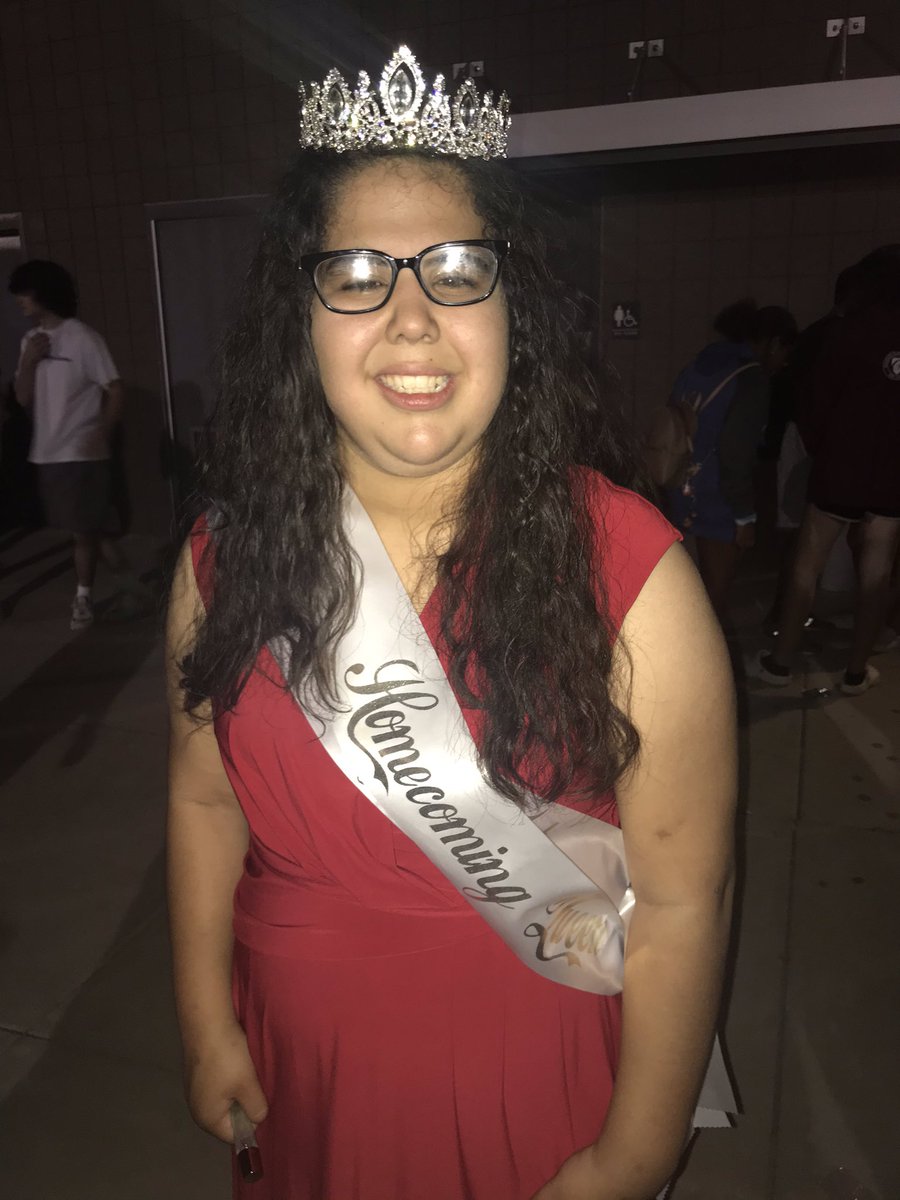 AFHS_unify's tweet image. Our beautiful friend, Emily, was crowned Homecoming Queen tonight!! Thanks to those of you who came out to the parade and game with us as well. Every day, we make a difference in our school and community. So proud to be part of AFHS and to live in a unified generation!❤️💙👑🎉