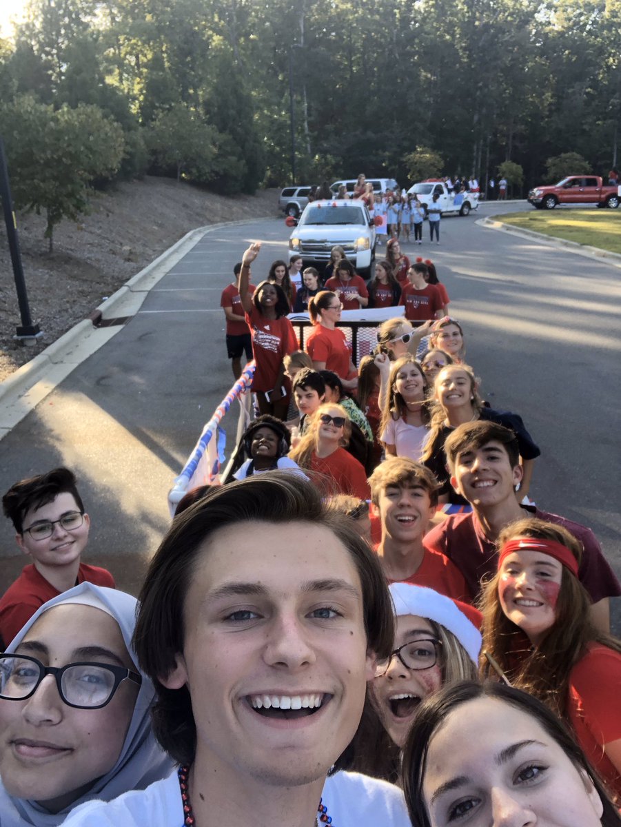 AFHS_unify's tweet image. Our beautiful friend, Emily, was crowned Homecoming Queen tonight!! Thanks to those of you who came out to the parade and game with us as well. Every day, we make a difference in our school and community. So proud to be part of AFHS and to live in a unified generation!❤️💙👑🎉