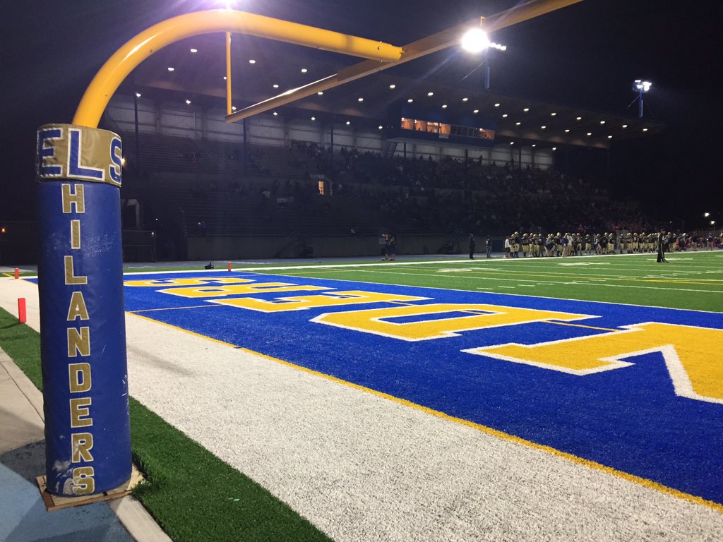 paulstrunk30's tweet photo. Friday Night Lights visiting the Kelso schools tonight! Hockinson at Mark Morris & Evergreen at Kelso. #monarch_sports #hawks_hhs #kelsohs #egreenpride #Fox12FNL https://t.co/TbJEVC51Nt