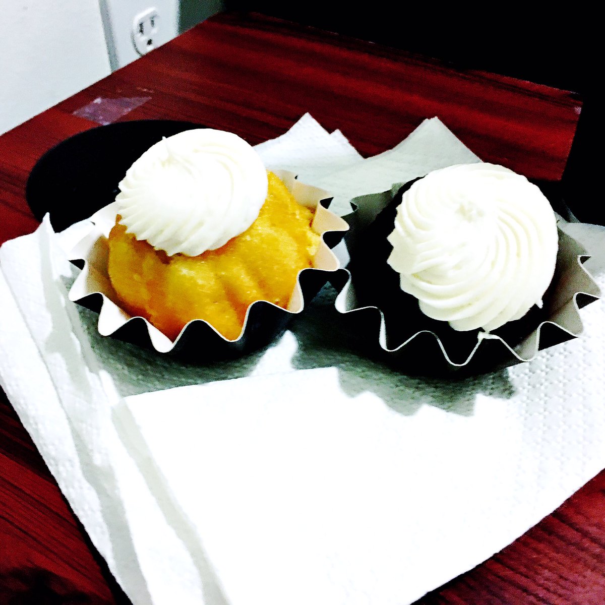 SMWGeek's tweet image. "Treats" - 11October2019 #iPhone #6sPlus #Hipstamatic #SweetTooth #MyLoveForFood