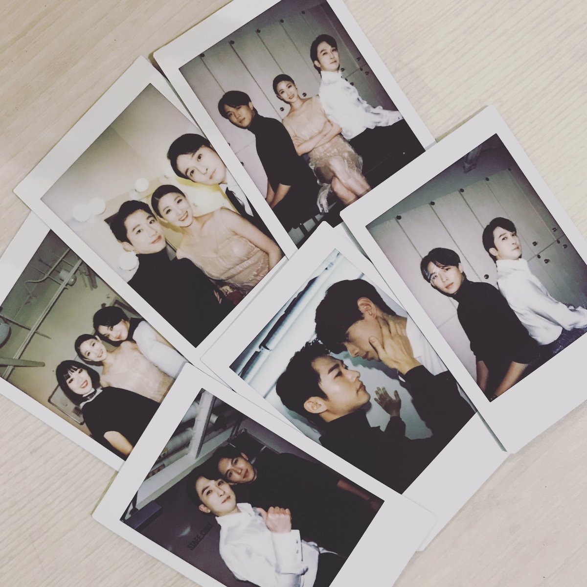콜라보프로젝트1. <도리안그레이의초상>
폴라로이드 증정 이벤트 이틀남았습니다🥺
⠀
"우리모습어때보여"
"늘아름다워"

#오스카와일드 #대학로 #유니플렉스1관 #페이지원 #Page1 #정재일 #김보라 #김주원 #이자람 #마이클리 #강필석 #김태한 #신성민 #박영수 #연준석 #문유강