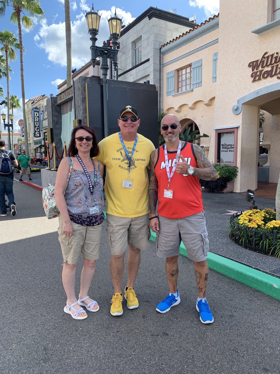 expressfire1's tweet image. Great to meet @myRixFlix today. What a really nice Fella.