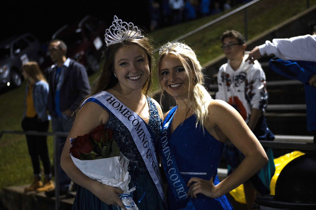 emholland02's tweet photo. Happy hoco! Such an amazing experience and so glad I got to experience it with the people I did. @LakelandLHS #goeagles https://t.co/LnAsRdHh7S