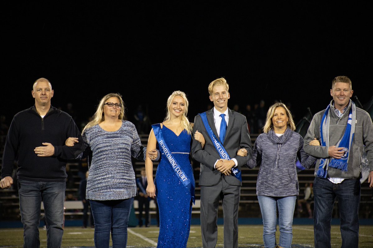 emholland02's tweet photo. Happy hoco! Such an amazing experience and so glad I got to experience it with the people I did. @LakelandLHS #goeagles https://t.co/LnAsRdHh7S