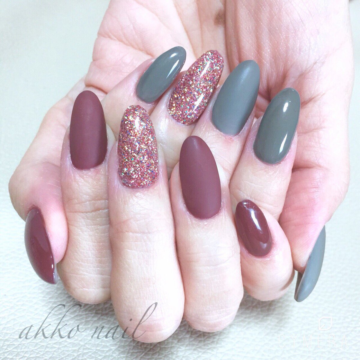 Uzivatel 加藤明子 あこ姉 Na Twitteru 友達nailしたー オリジナルの多色ラメがポイントのワンカラーネイル 秋仕様な色味にマット感 喜んでくれて感無量 皆さん 台風お気をつけて あこ姉nail 友達ネイル 秋ネイル ネイリスト フィルイン 反り爪