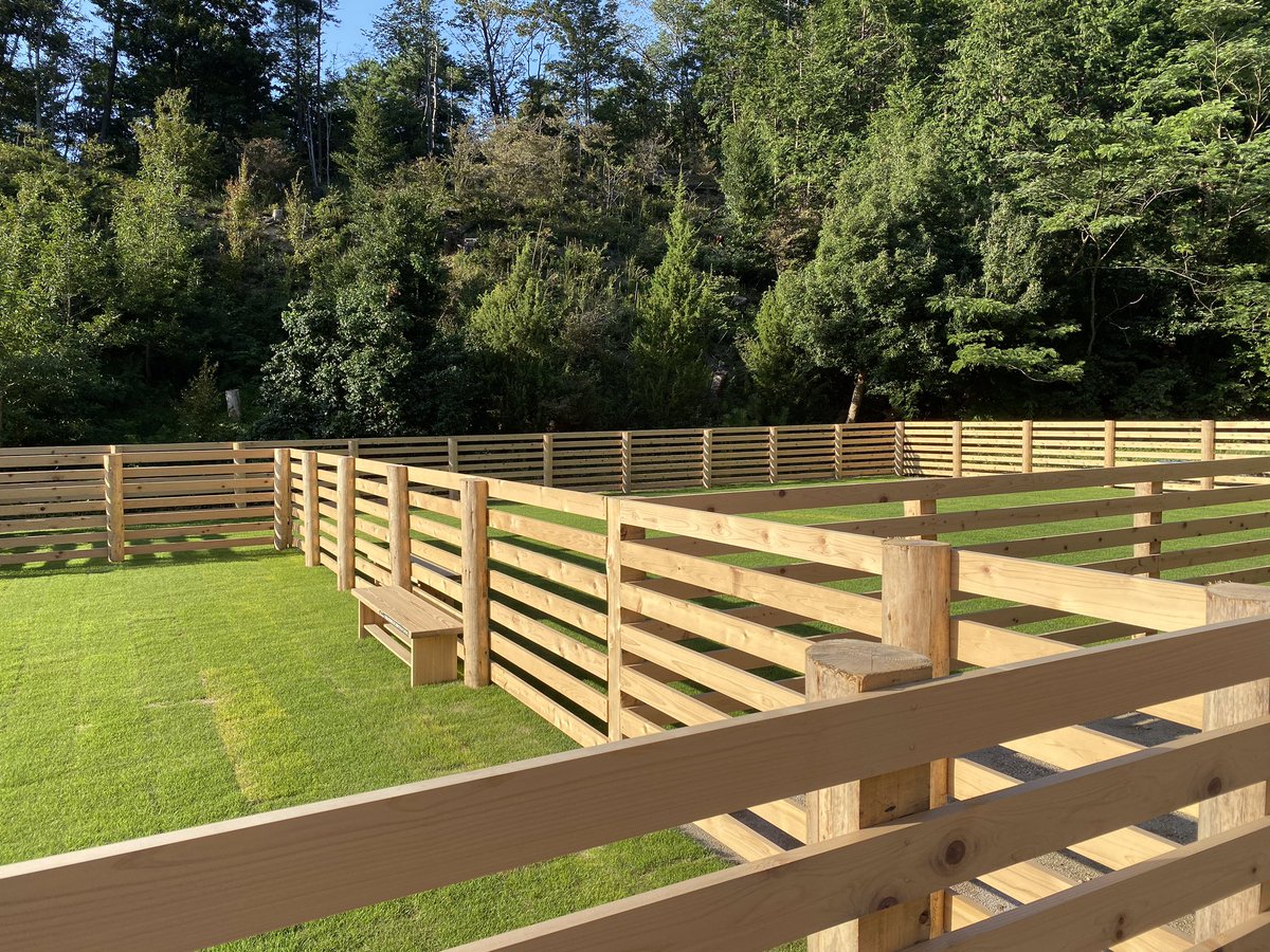 ペットのおみやげ かんだや Auf Twitter 道の駅犬挟 の ドッグラン です 小型犬用 大型犬用があります 足洗い場の水は地下水なんだそうです 明日は13時から無料開放されてます 犬連れ旅行