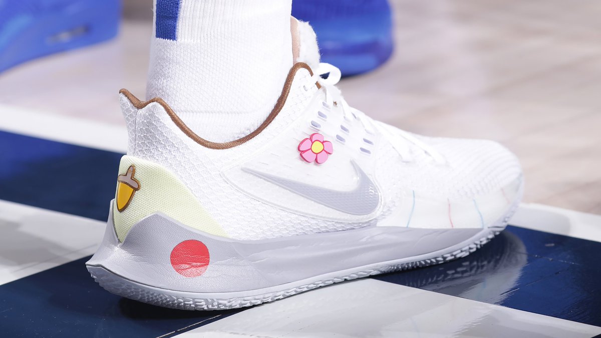 kyrie low sandy cheeks