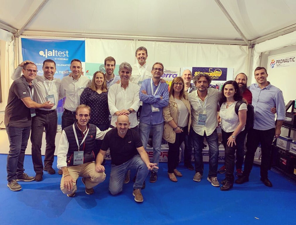 pronautic_es's tweet photo. Celebrando 30 años de presencia ininterrumpida en el @salonnautico de Barcelona! #pronautic #prosea #protender https://t.co/JpSF0AotfK