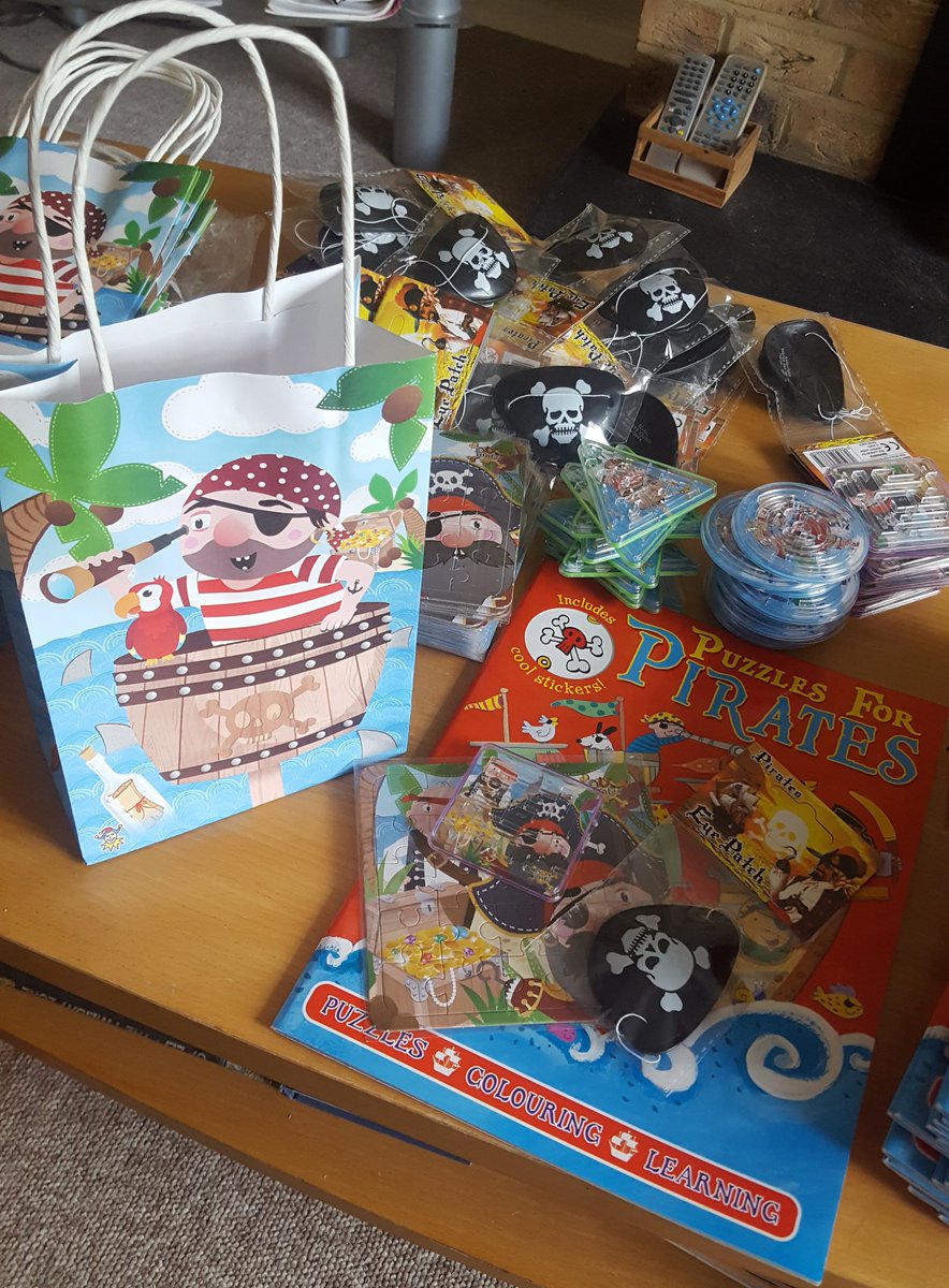 SCPartiesAm's tweet image. For £3 a bag you get a fabulous party bag featuring 2 toys and a book. Here's the contents of our recent pirate party bags! #Buckinghamshire #childrensparties #kidsparties #Amersham