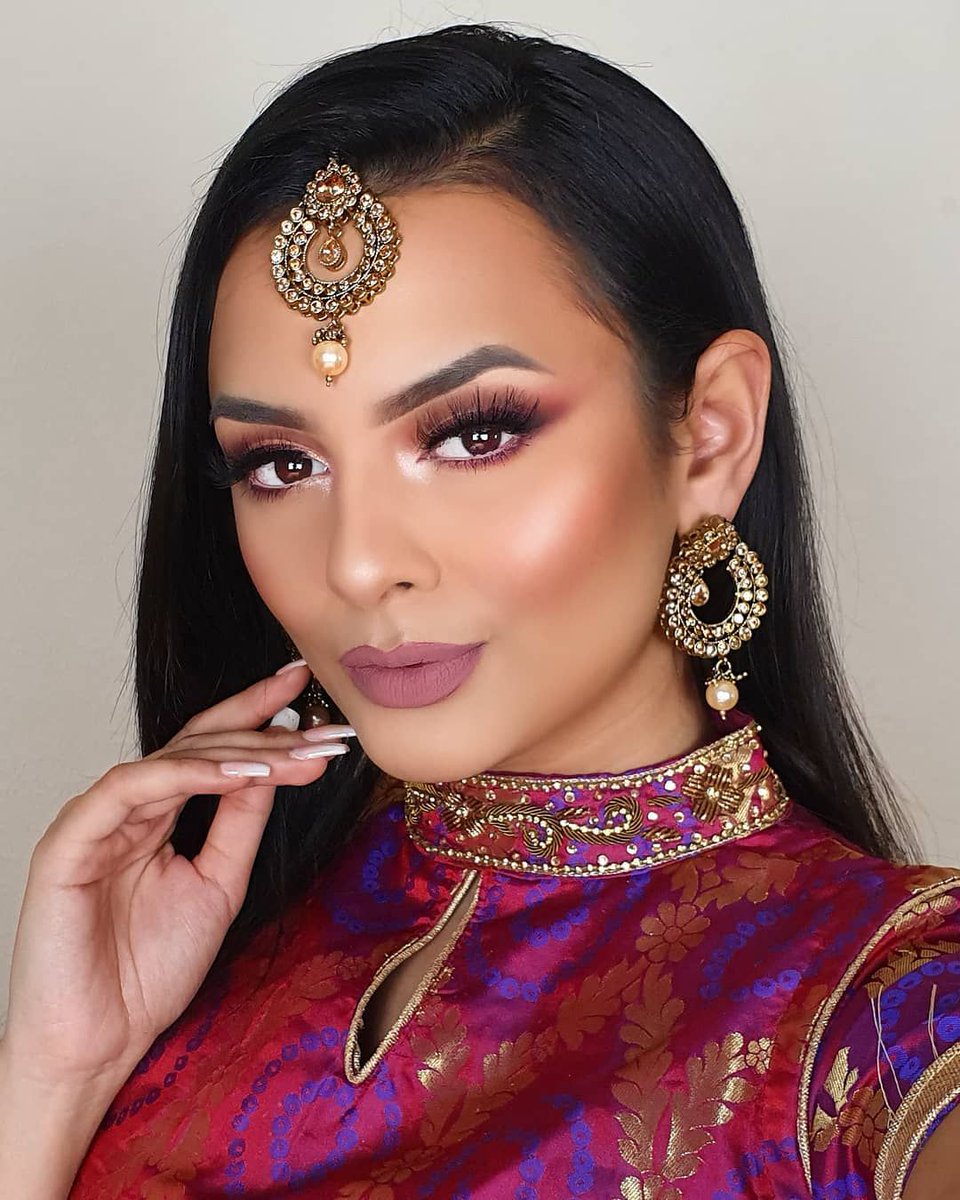 NipandFab's tweet photo. This babe 😍💘 @justrosh_ uses @nipandfab Blushed Blusher Palette – available via link in bio and @superdrug 🛍️💕 https://t.co/WrqCXvWh3K